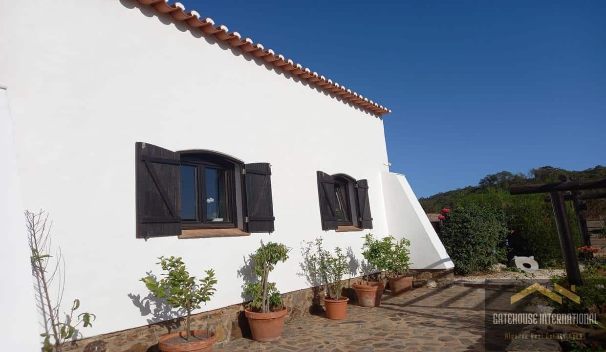 3 Bed Farmhouse With 9500m2 In Budens West Algarve 0