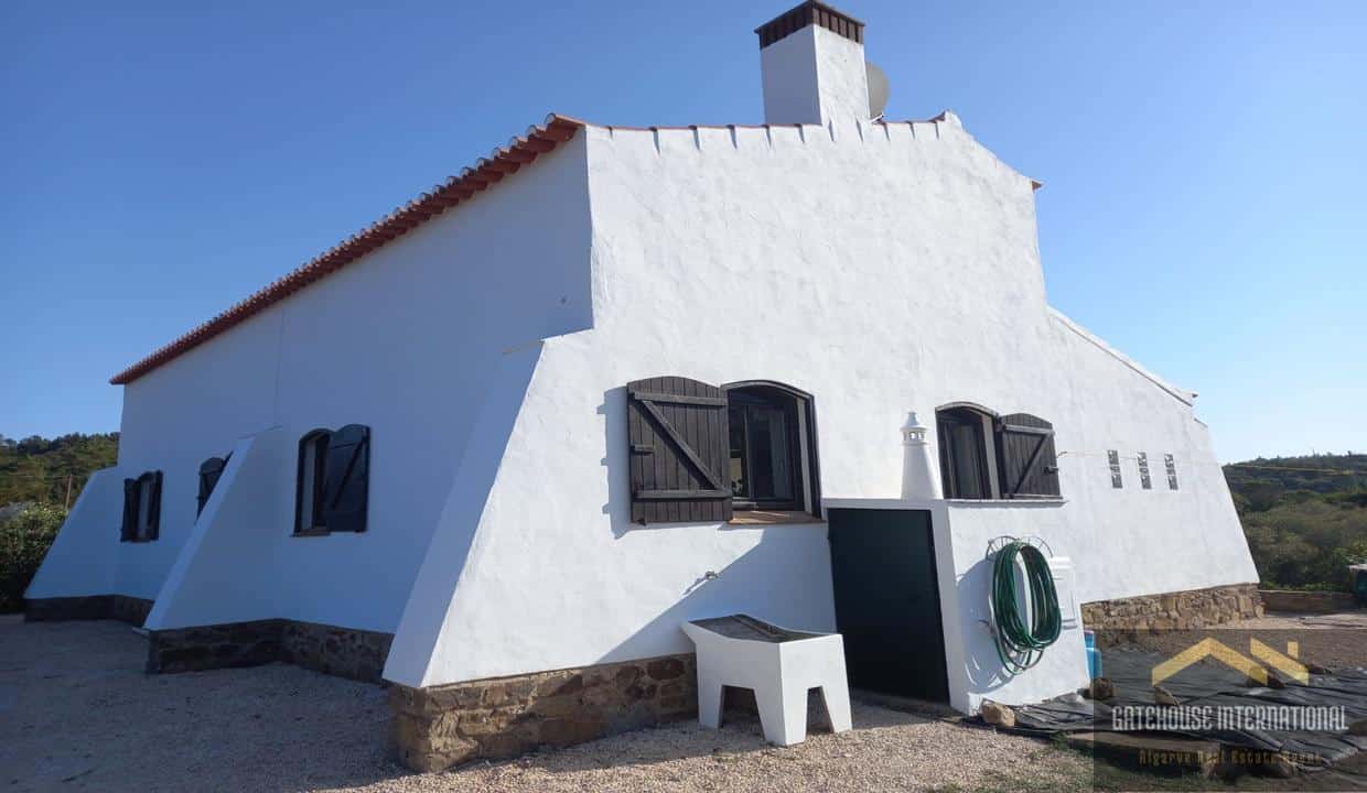 3 Bed Farmhouse With 9500m2 In Budens West Algarve 4