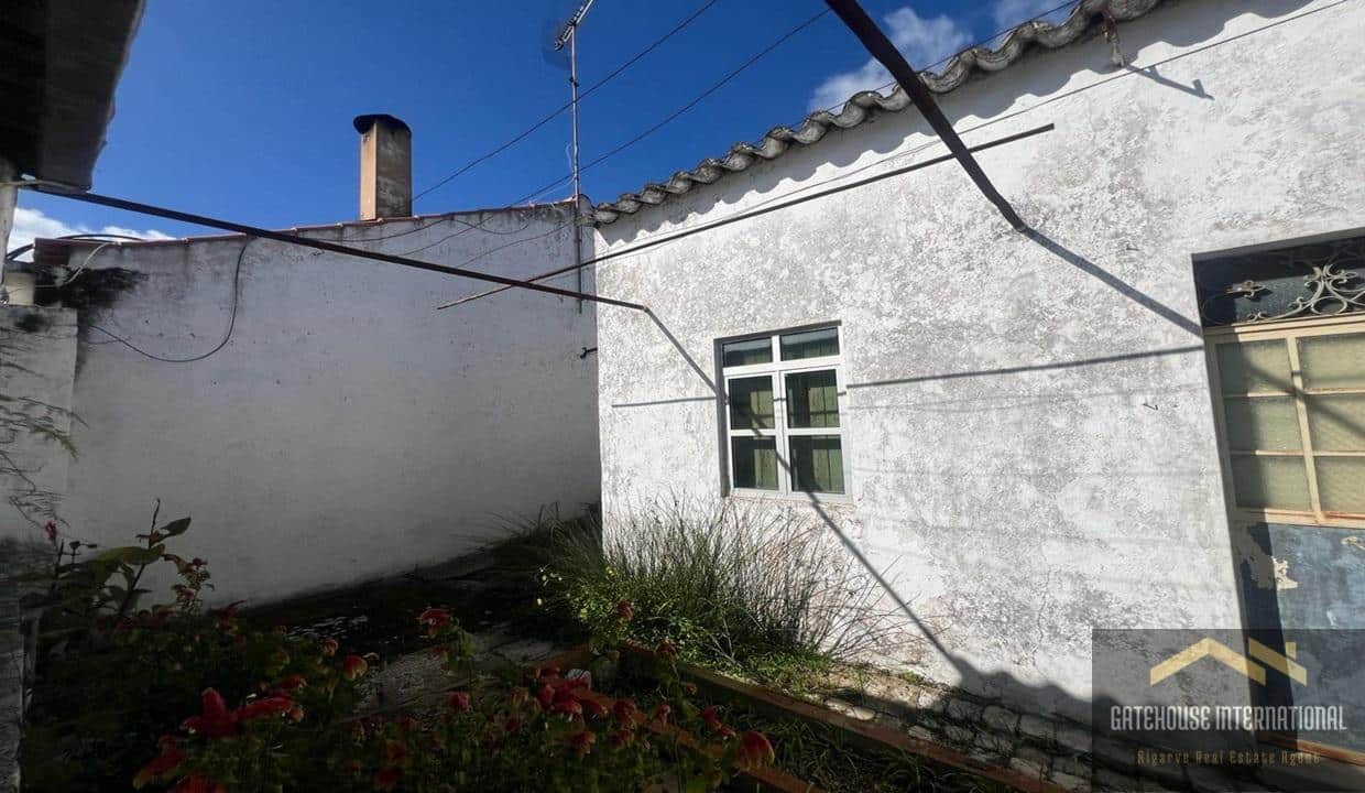 3 Bed Traditional Villa In Sao Bras de Alportel Algarve For Sale 8