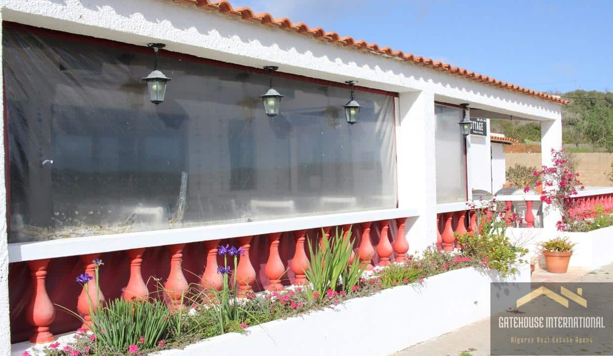3 Bed Villa Plus A Restaurant In Praia das Cabanas Velhas West Algarve 00