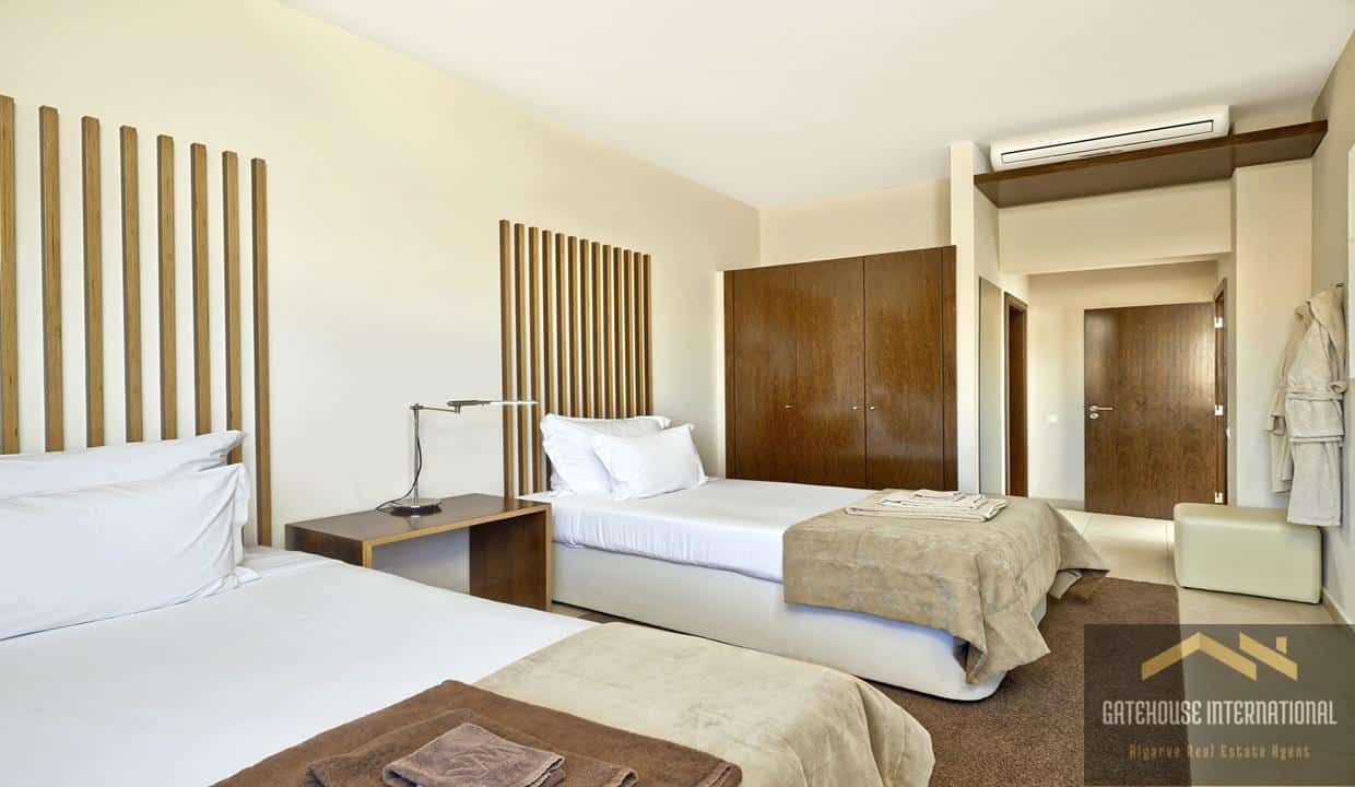 4 Bed Modern Linked Villa With Pool In Albufeira Algarve 9