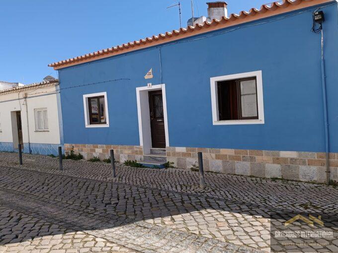 4 Bed Townhouse Plus Outbuilding In Luz West Algarve