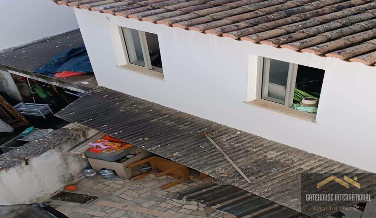 4 Bed Townhouse Plus Outbuilding In Luz West Algarve 88