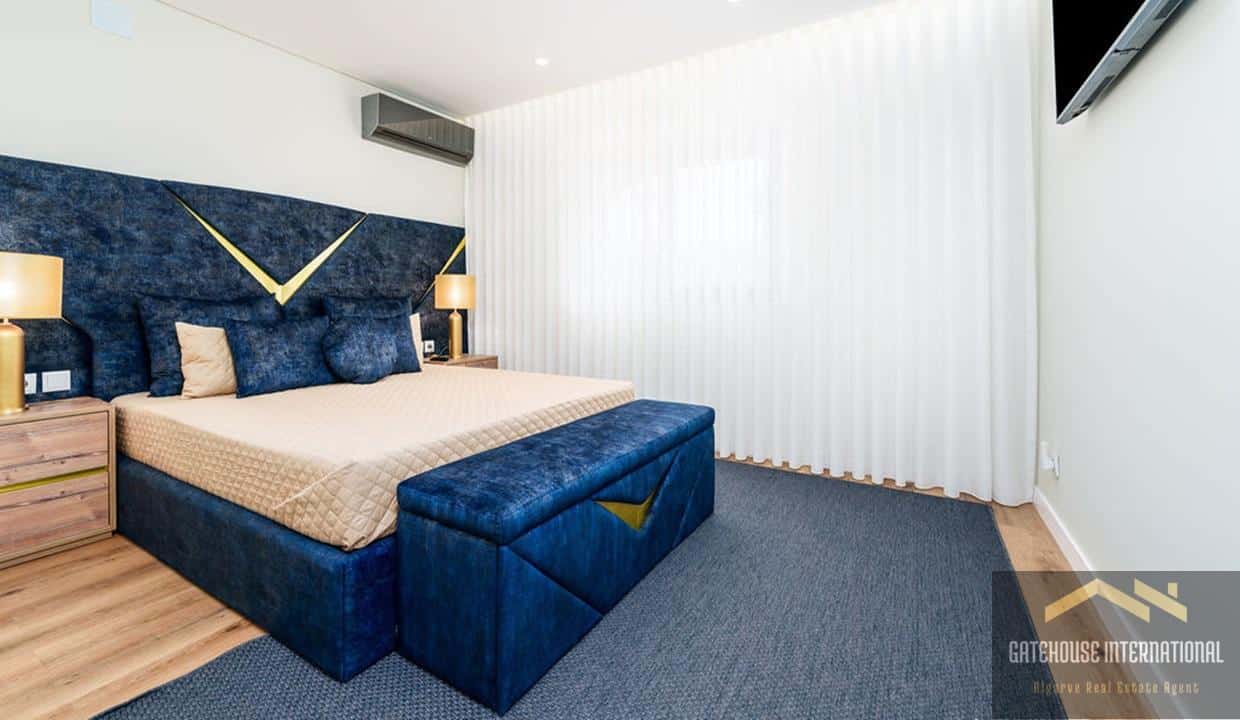 4 Bed Villa For Sale In Quarteira Algarve 0
