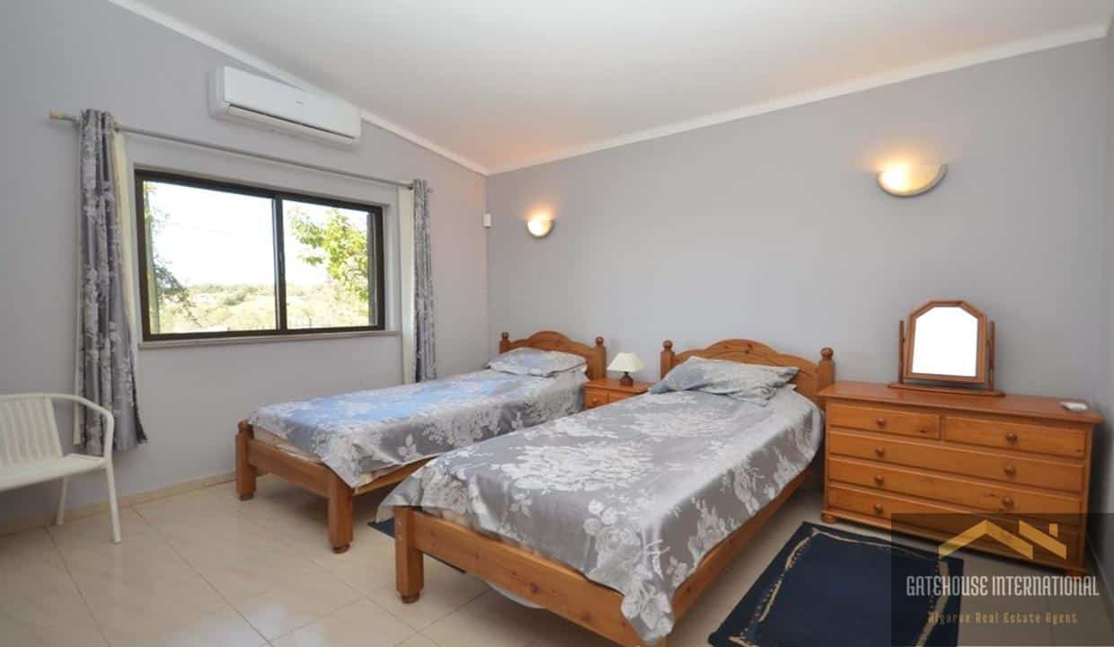 4 Bed Villa With Pool & Tennis Court in Albufeira Algarve 32