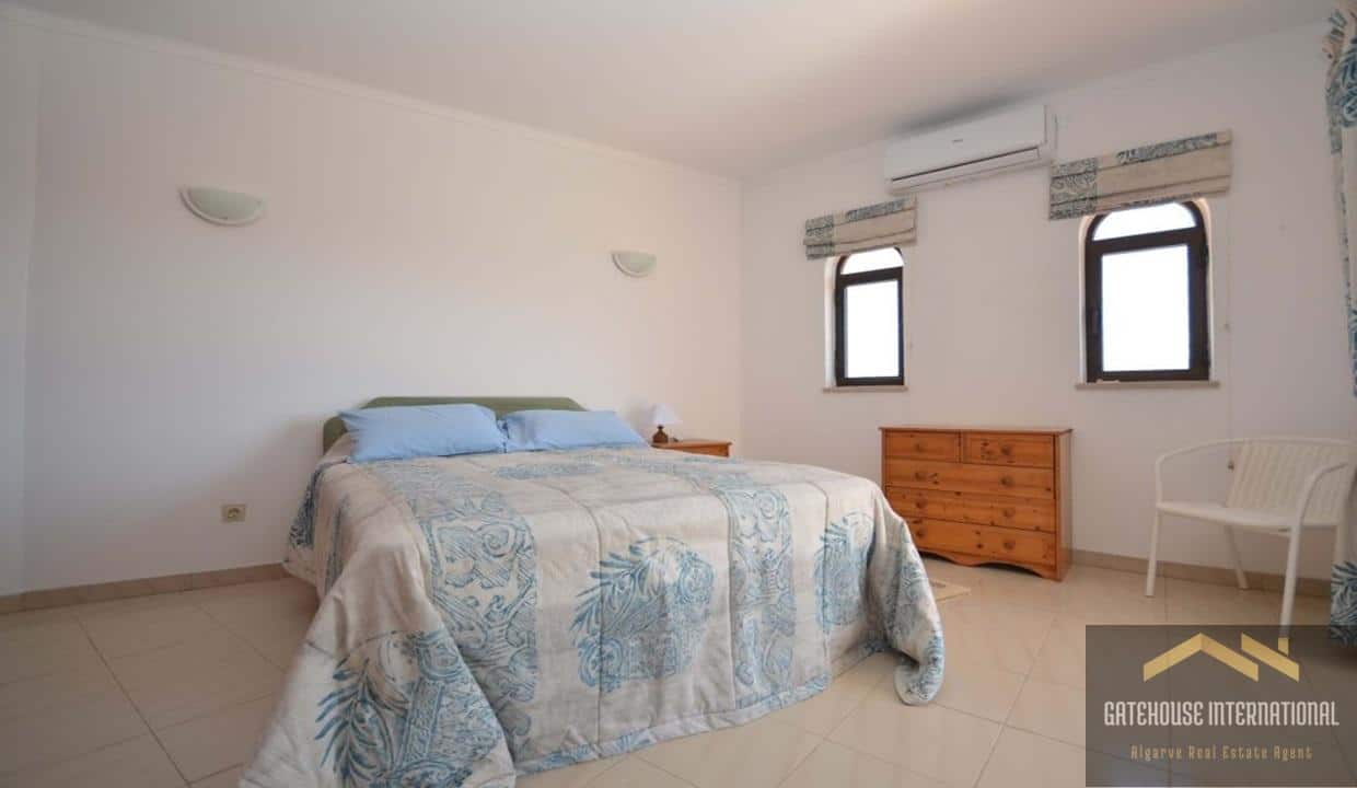 4 Bed Villa With Pool & Tennis Court in Albufeira Algarve 34