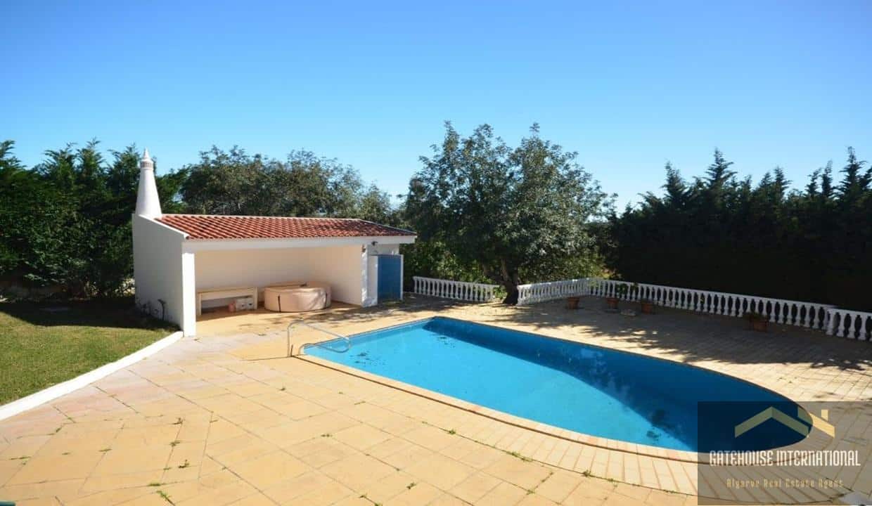 4 Bed Villa With Pool & Tennis Court in Albufeira Algarve 6