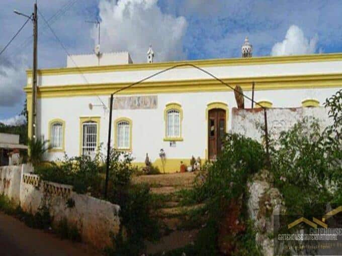 Landhuis in de Algarve met 12 hectare en bijgebouwen nabij Alte 2