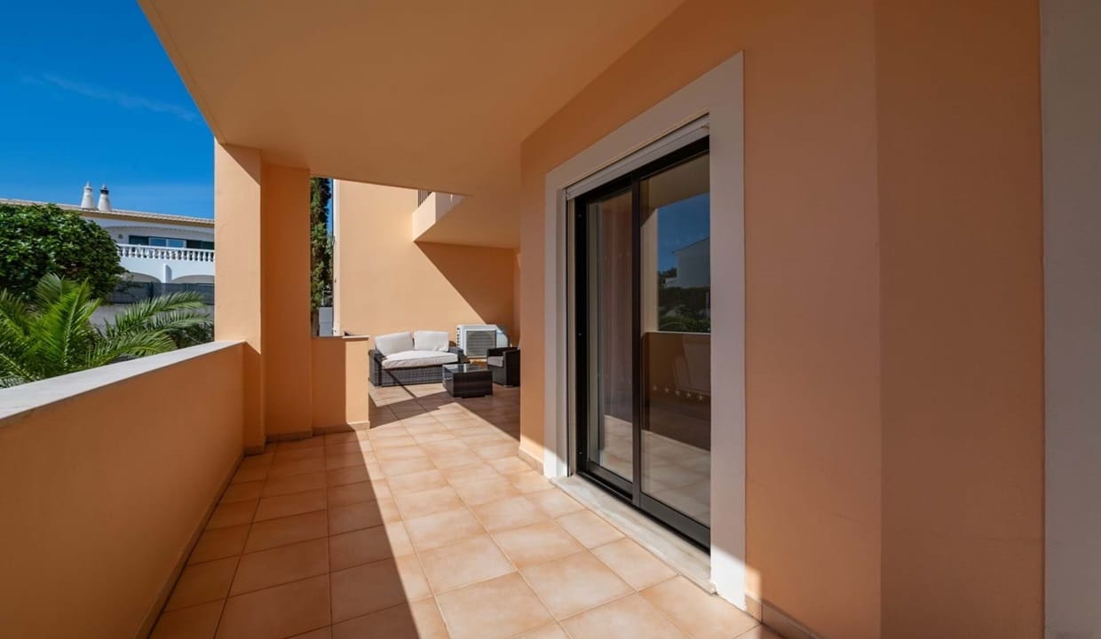 Ground Floor 3 Bed Apartment In Estrela da Luz Algarve0