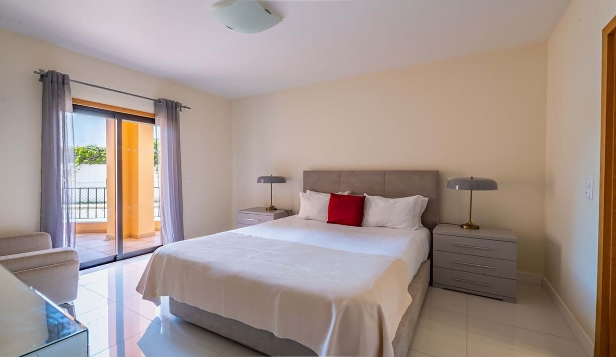 Ground Floor 3 Bed Apartment In Estrela da Luz Algarve1