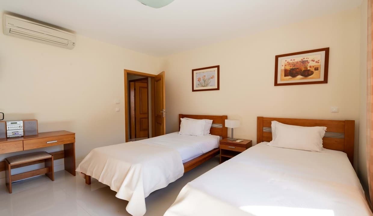 Ground Floor 3 Bed Apartment In Estrela da Luz Algarve3