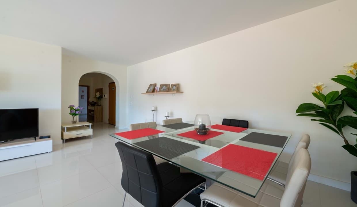 Ground Floor 3 Bed Apartment In Estrela da Luz Algarve9