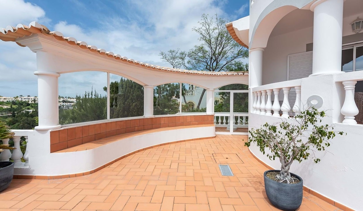 Sea & Golf View Villa For Sale In Parque de Floresta Algarve 21