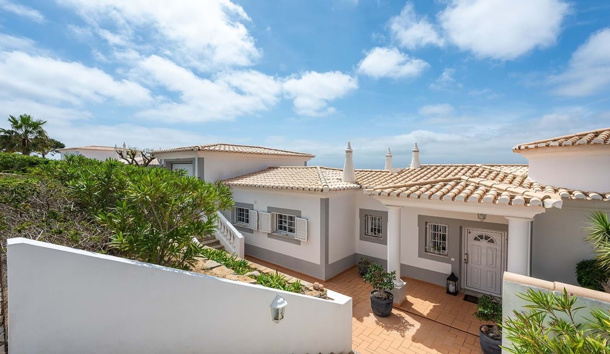 Sea & Golf View Villa For Sale In Parque de Floresta Algarve 33