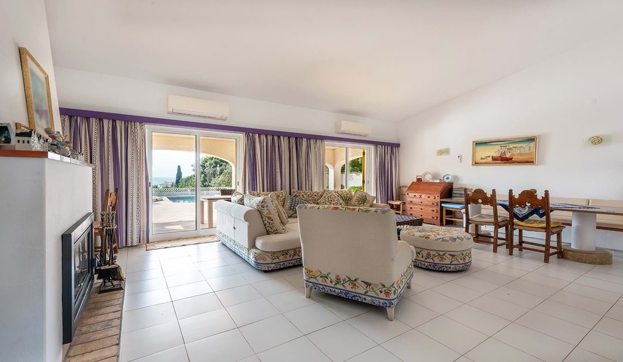 Sea View 4 Bed Villa With 1 Bed Annexe In Praia da Luz Algarve 4
