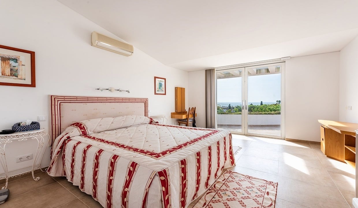 Sea View 4 Bed Villa With 1 Bed Annexe In Praia da Luz Algarve 9