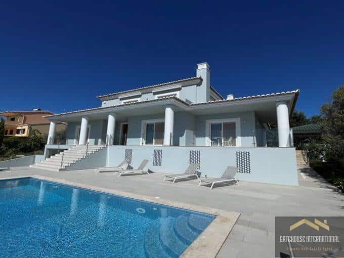 Moderne villa met 4 slaapkamers en zeezicht te koop in Boliqueime Algarve 333