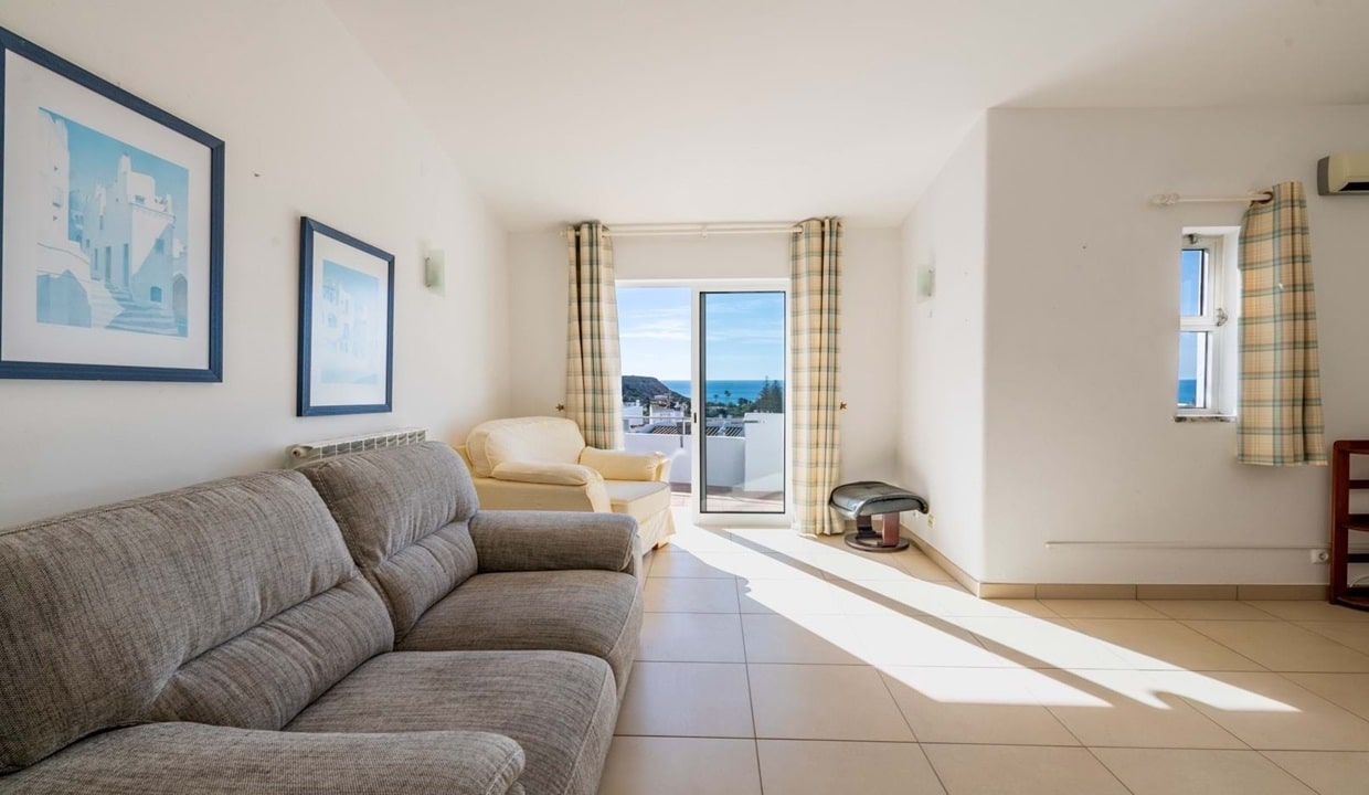Top Floor 2 Bed Sea View Villa In Praia da Luz Algarve 0