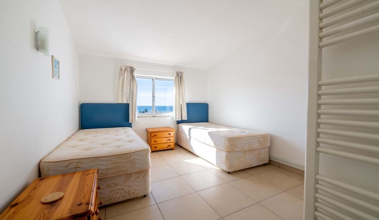 Top Floor 2 Bed Sea View Villa In Praia da Luz Algarve 09