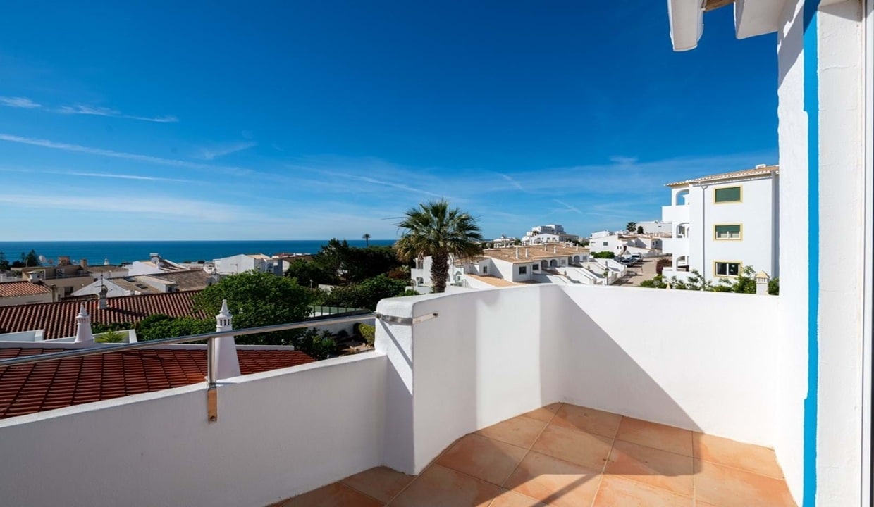 Top Floor 2 Bed Sea View Villa In Praia da Luz Algarve 54