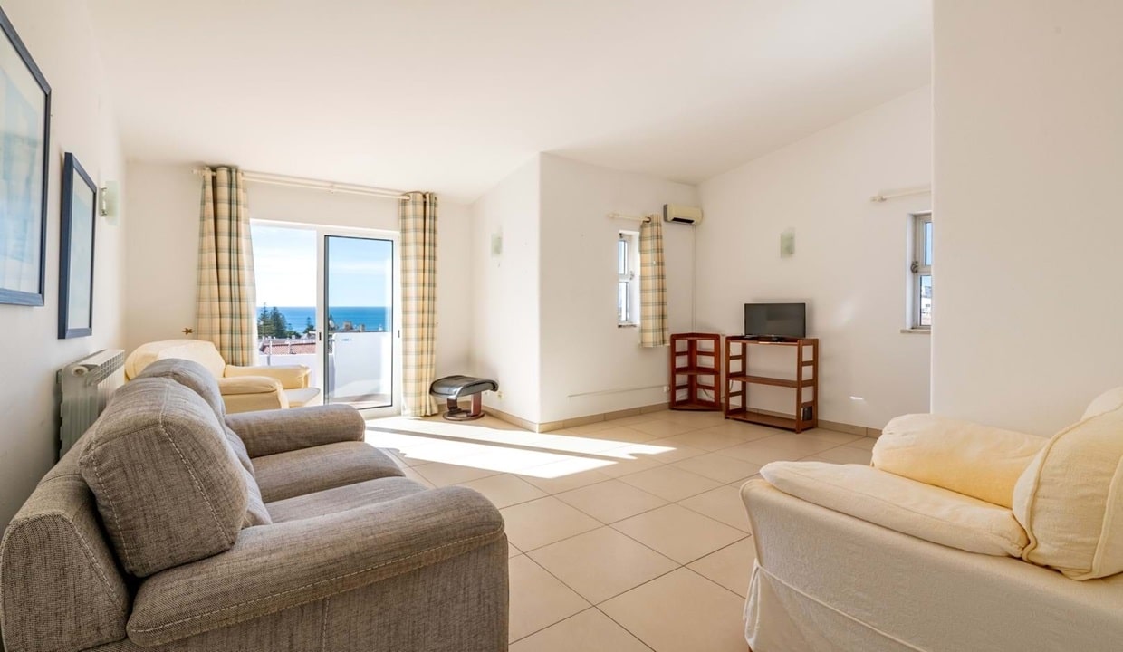 Top Floor 2 Bed Sea View Villa In Praia da Luz Algarve