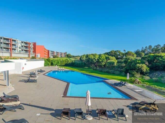 2 Bed Apartment With Pool Near Portimao Autodrome Algarve