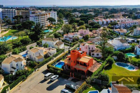 4 Bed Renovated & Furnished Villa in Central Vilamoura Algarve 78
