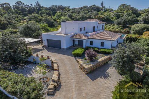 4 Bedroom Villa With A Pool In Loule Algarve For Sale 55