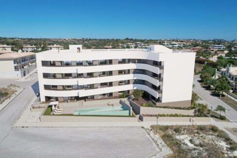 New 3 Bedroom Apartment Near The Beach In Porto Do Mos Lagos Algarve98