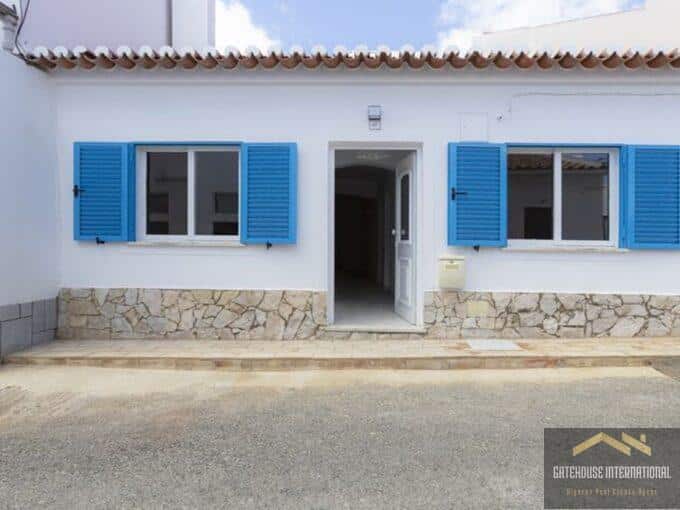 Renovated Traditional 3 Bed Townhouse In Espiche Luz West Algarve7