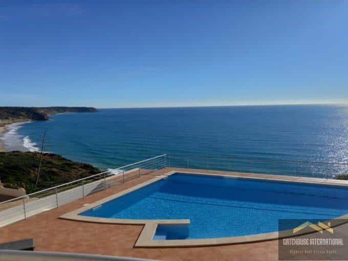 Salema Beach Front Villa De 4 Dormitorios Con Piscina En El Oeste Del Algarve 1