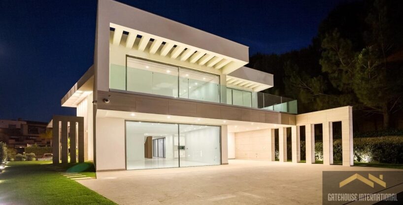 New 4 Bed Villa Overlooking The Victoria Golf Course In Vilamoura
