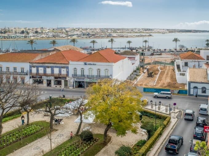3 Bed Duplex Apartment With River Views In Portimao Algarve 4