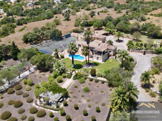 4 Bed Villa For Sale In Santa Barbara de Nexe Algarve