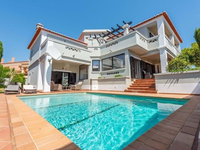 4 Bed Villa Near Praia da Luz Beach Algarve For Sale