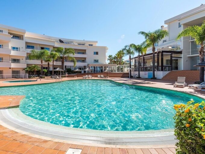 3 Bed Apartment In Porto do Mos Lagos Algarve87