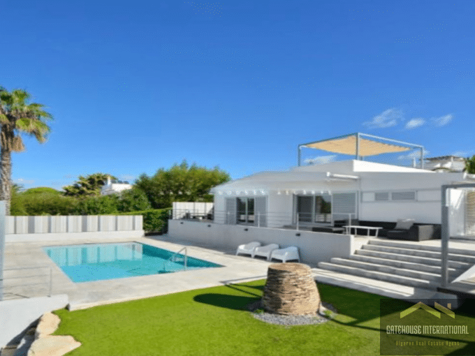 Detached Villa Near The Beach In Fonte Santa Almancil Algarve