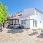 Renovated 4 Bed Villa In Quarteira Algarve Near Golf Resort