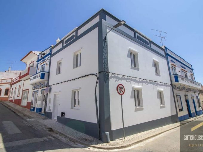 3 Bed Renovated Townhouse With Lareg Roof Terrace In Lagoa Algarve 98