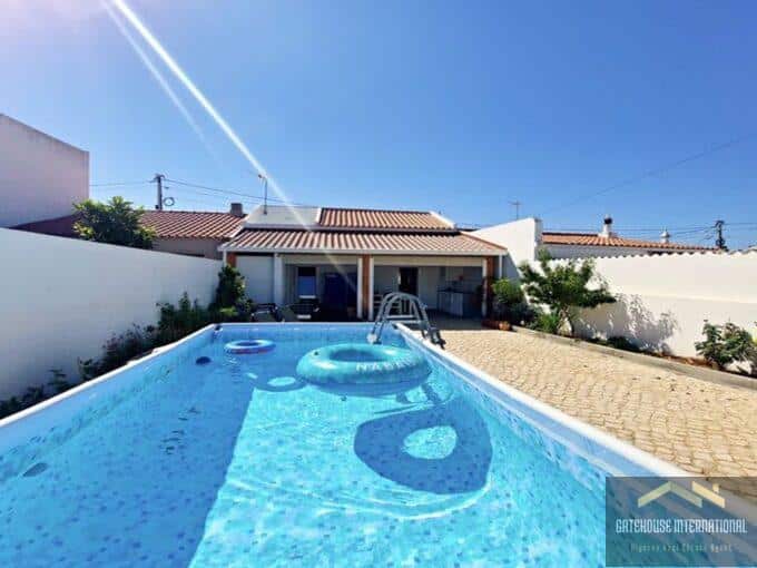 3 Bed Townhouse With Pool In Espiche Luz Algarve