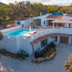 5 Bed Villa Plus 1 Bed Annexe In Santa Barbara de Nexe Algarve 00