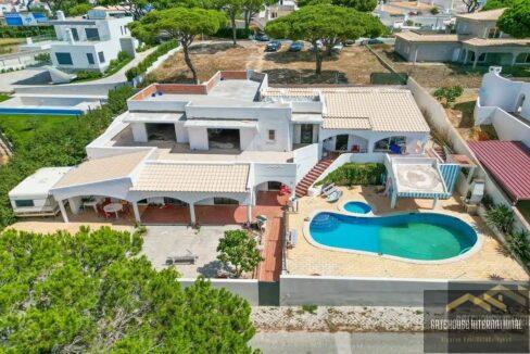 Detached Villa Renovation Opportunity Near Vila Sol Golf Resort