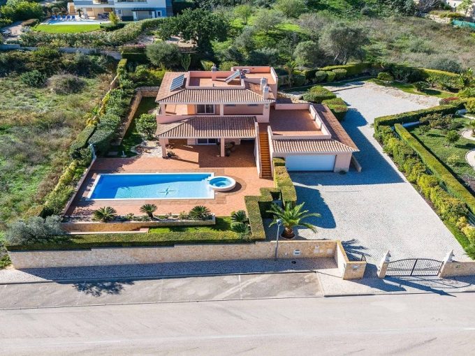 New 4 Bed Villa In Porto do Mos