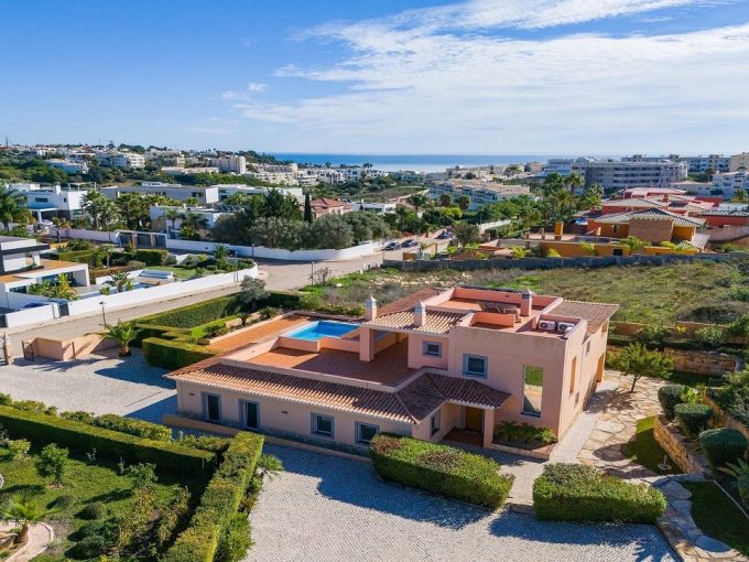 New 4 Bed Villa In Porto do Mos7