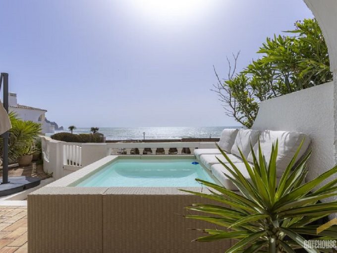 2 Bed Beach Front Apartment In Praia da Luz Algarve 1a