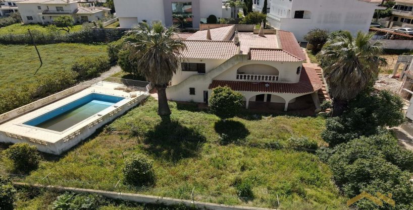 5 Bed Villa In Almancil Centre With Development Opportunity 5
