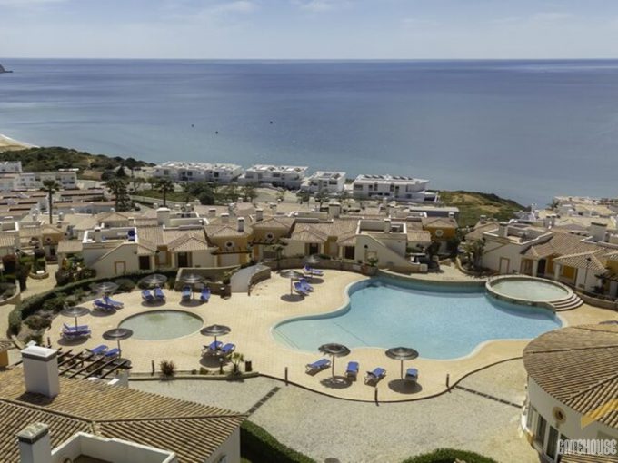 2 Bed Townhouse In Salema Beach Village Resort Algarve 21