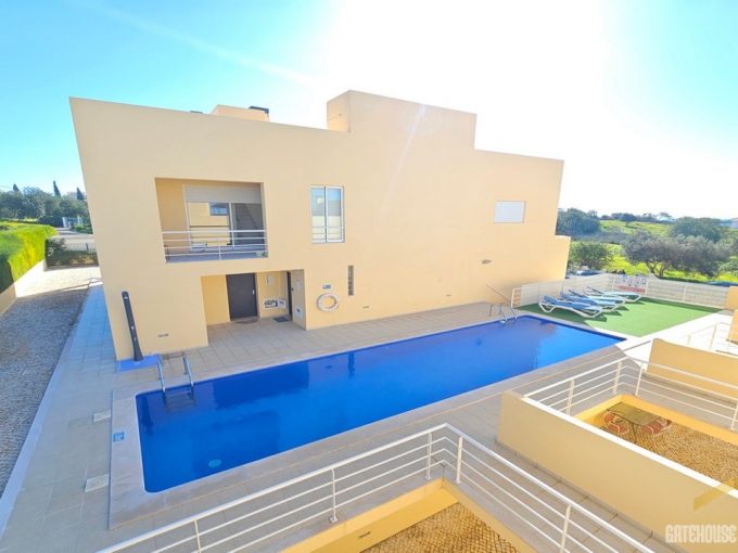 2 bed Townhouse With Sea View Roof Terrace In Albufeira Algarve 1