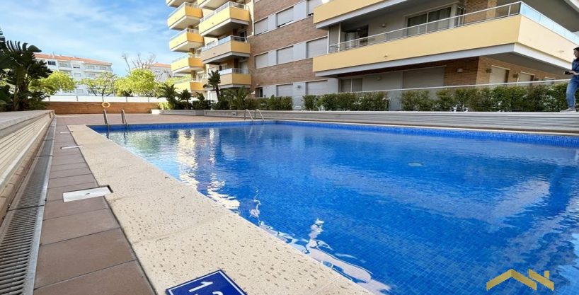 3 Bed Apartment In Quarteira Algarve 1