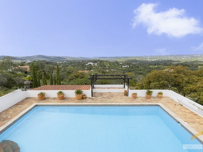 4 Bed Villa In Santa Barbara de Nexe With Fabulous Views 5